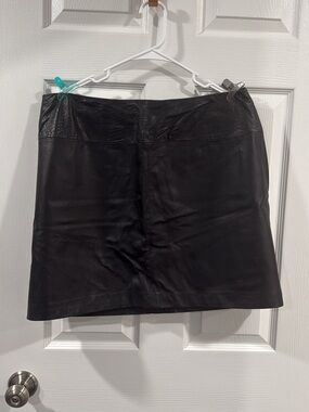 Apostrophe Black Leather Mini Skirt with Textured Waistband